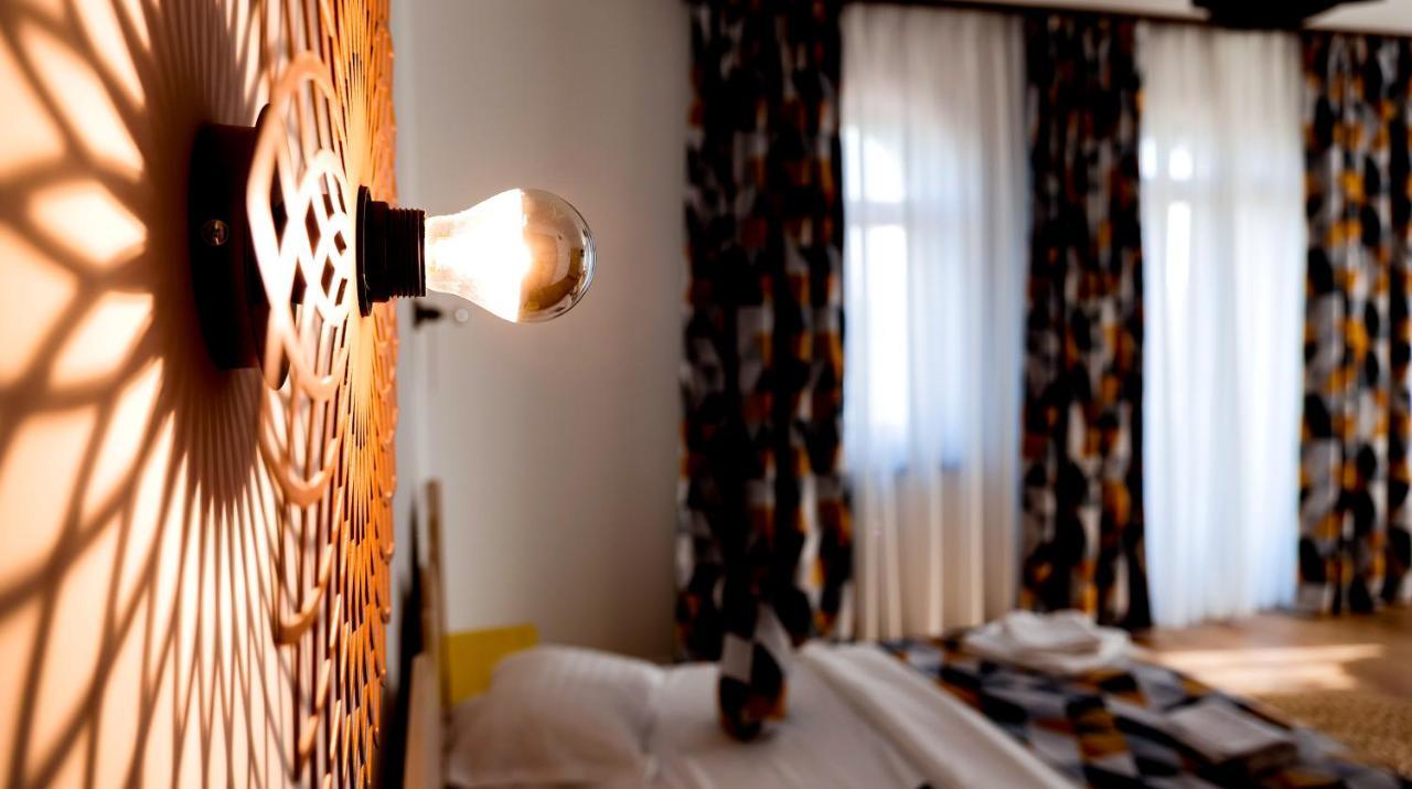 Conacul Olarilor Bed & Breakfast Baia de Fier Dış mekan fotoğraf