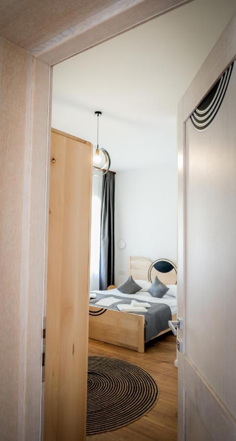 Conacul Olarilor Bed & Breakfast Baia de Fier Dış mekan fotoğraf