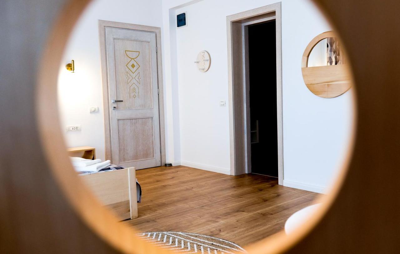 Conacul Olarilor Bed & Breakfast Baia de Fier Dış mekan fotoğraf