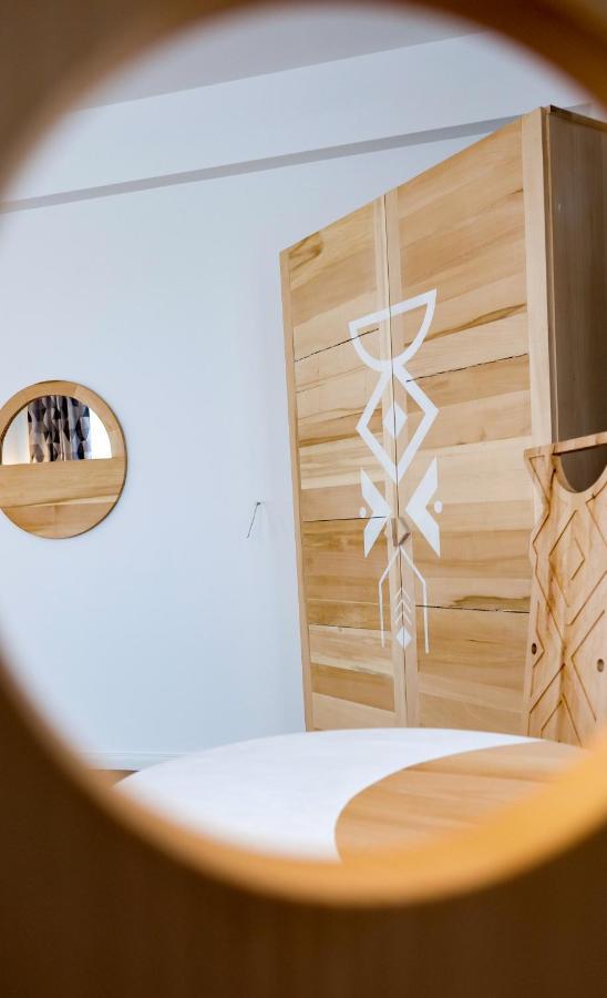 Conacul Olarilor Bed & Breakfast Baia de Fier Dış mekan fotoğraf