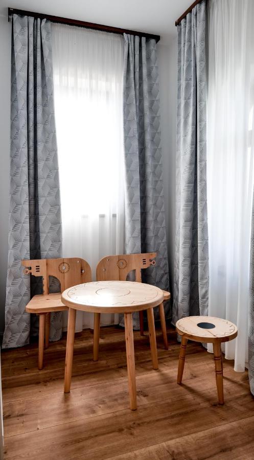 Conacul Olarilor Bed & Breakfast Baia de Fier Dış mekan fotoğraf