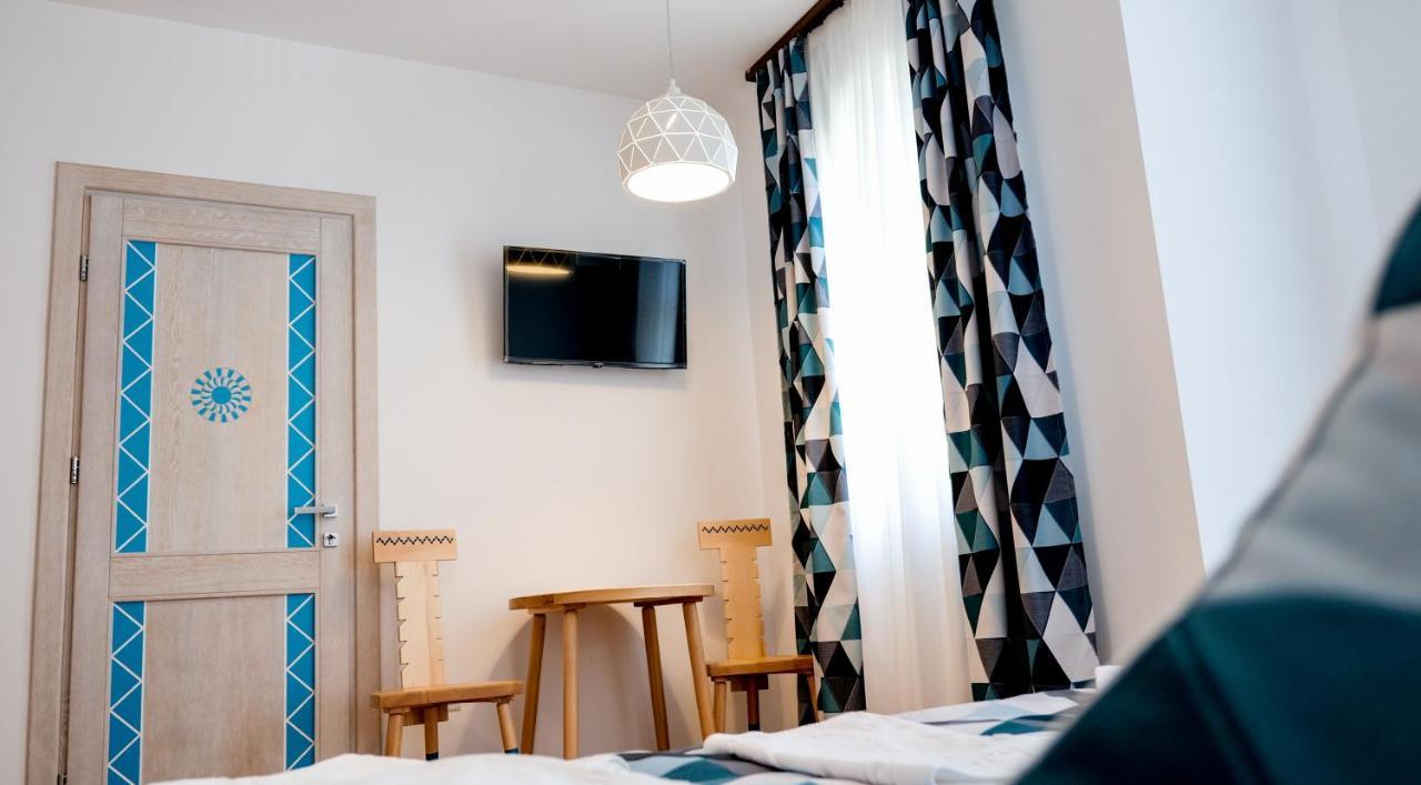 Conacul Olarilor Bed & Breakfast Baia de Fier Dış mekan fotoğraf