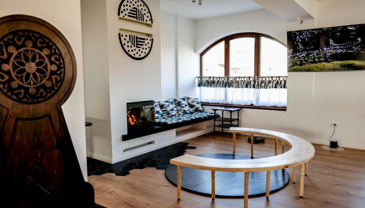 Conacul Olarilor Bed & Breakfast Baia de Fier Dış mekan fotoğraf