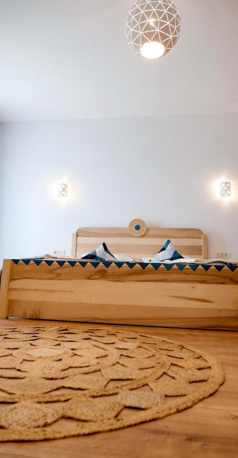 Conacul Olarilor Bed & Breakfast Baia de Fier Dış mekan fotoğraf