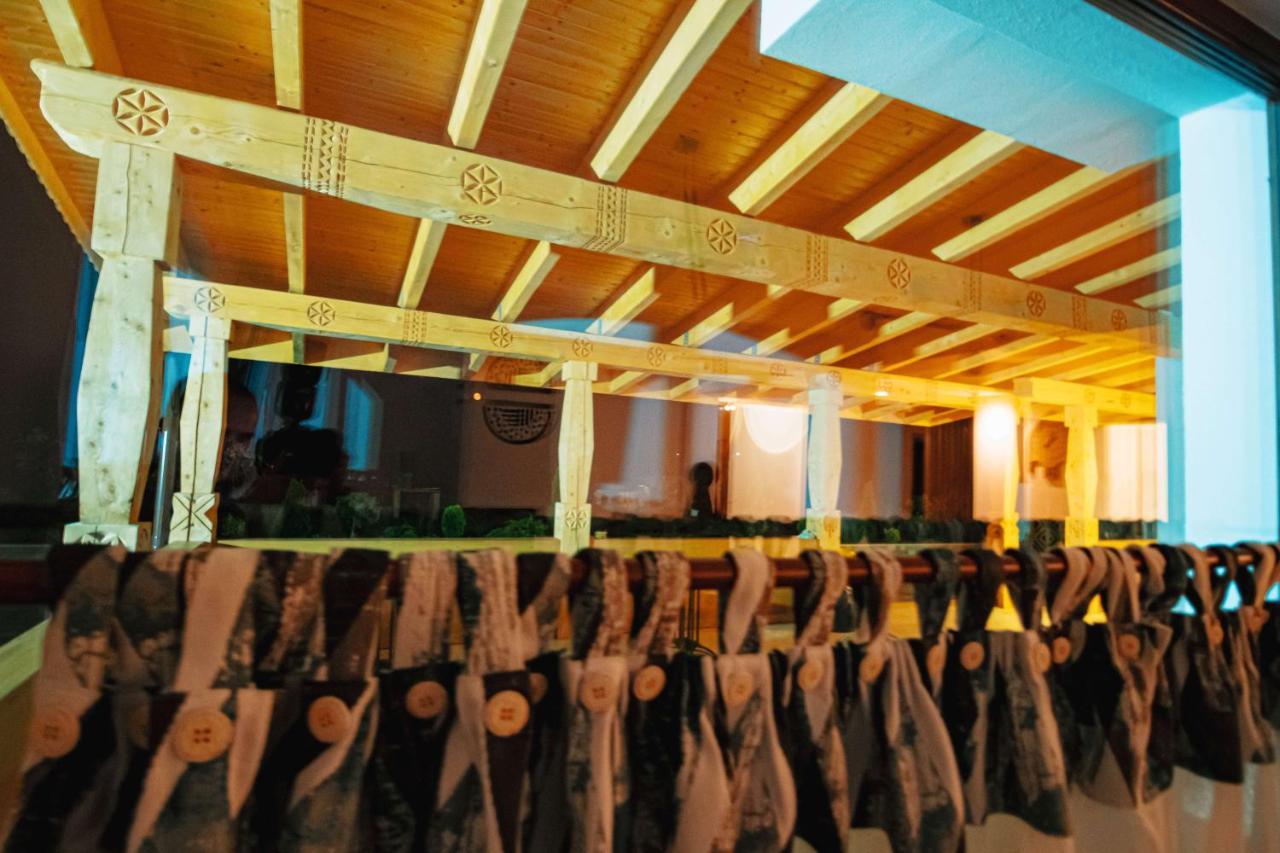 Conacul Olarilor Bed & Breakfast Baia de Fier Dış mekan fotoğraf