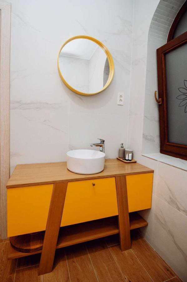 Conacul Olarilor Bed & Breakfast Baia de Fier Dış mekan fotoğraf